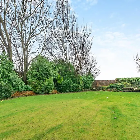 Nyaraló Mulgrave House