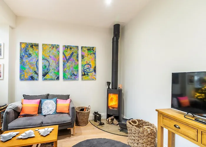 Holiday home Mulgrave House